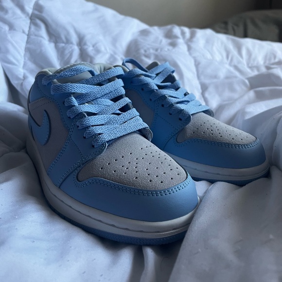 Jordan 1 Low ‘Football Grey Aliminum Womens” size 7.5! Brand new! - Picture 1 of 4